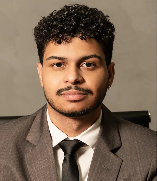 Retrato profissional de Felipe Rodrigues de Sousa